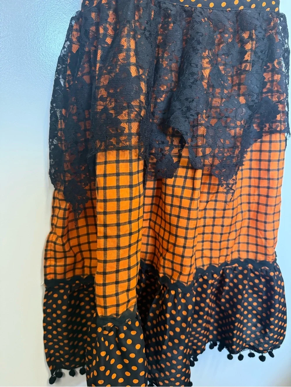 NEW Pier 1 Orange and Black fall Halloween apron - craft shows or kitchen.